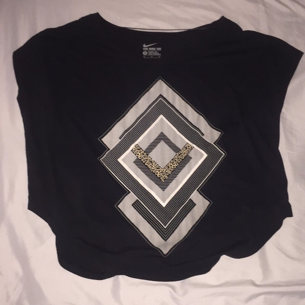 Nike top